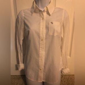 EUC Abercrombie and Fitch button up size medium